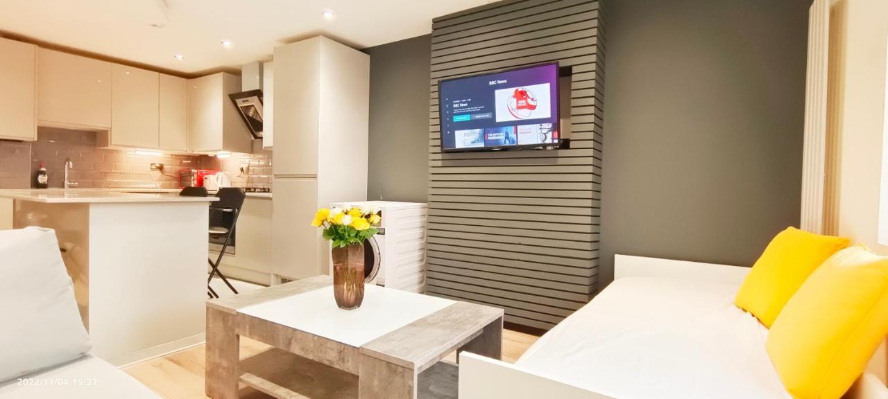 First Floor Flat 1 Northwood Leilighet London Eksteriør bilde