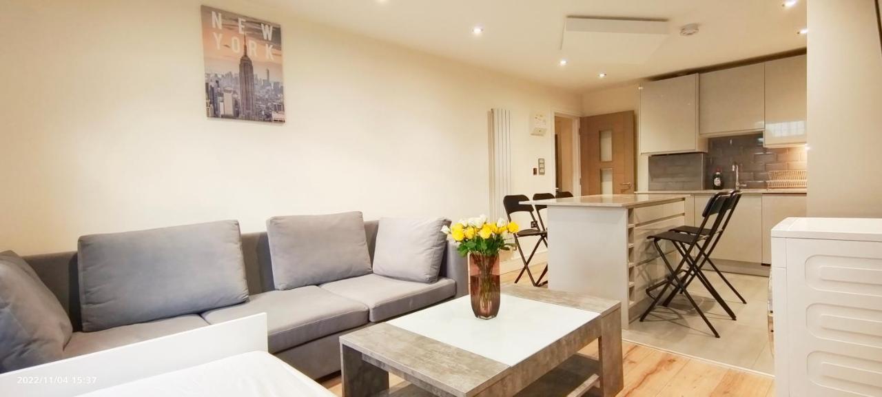 First Floor Flat 1 Northwood Leilighet London Eksteriør bilde