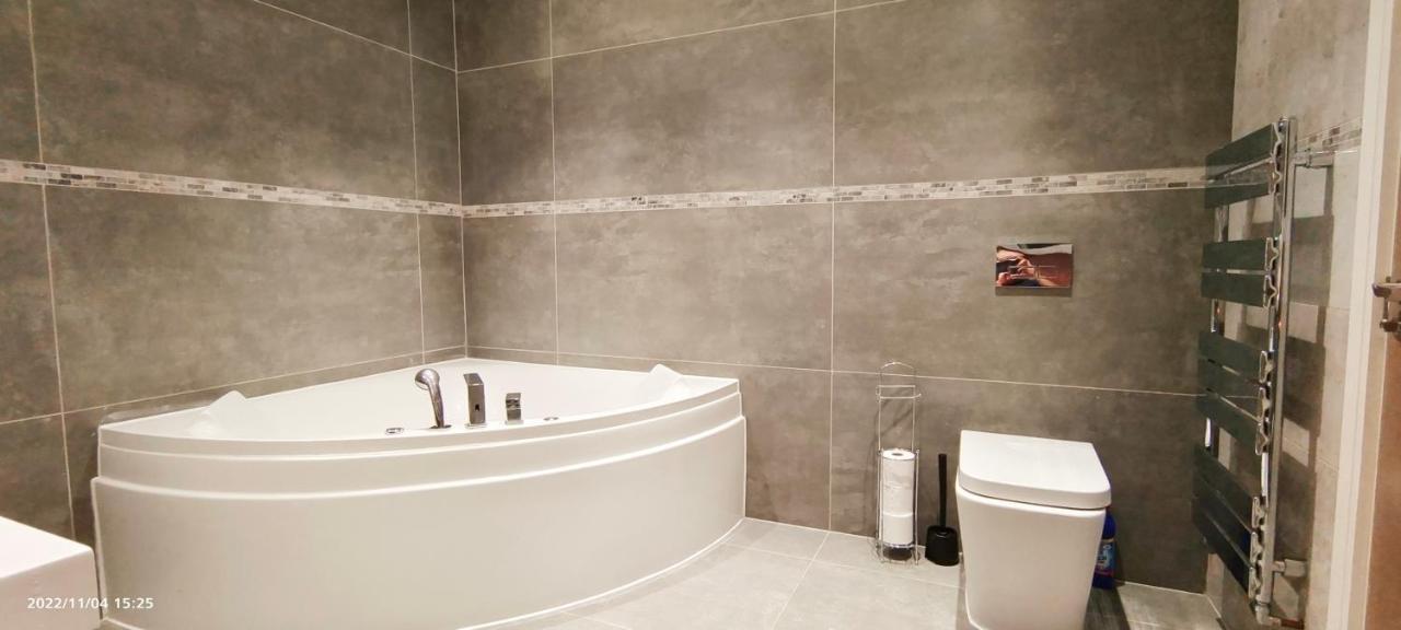 First Floor Flat 1 Northwood Leilighet London Eksteriør bilde
